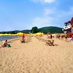 Apartment Golden Luxury On The Sand, Chernomoretz, Bulgaria *