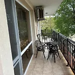 Apartment Golden Luxury On The Sand, Chernomoretz, Bulgaria *